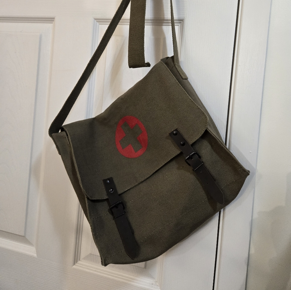 Rothco-olive,shoulder bag, satchel, Medics cross, Never used